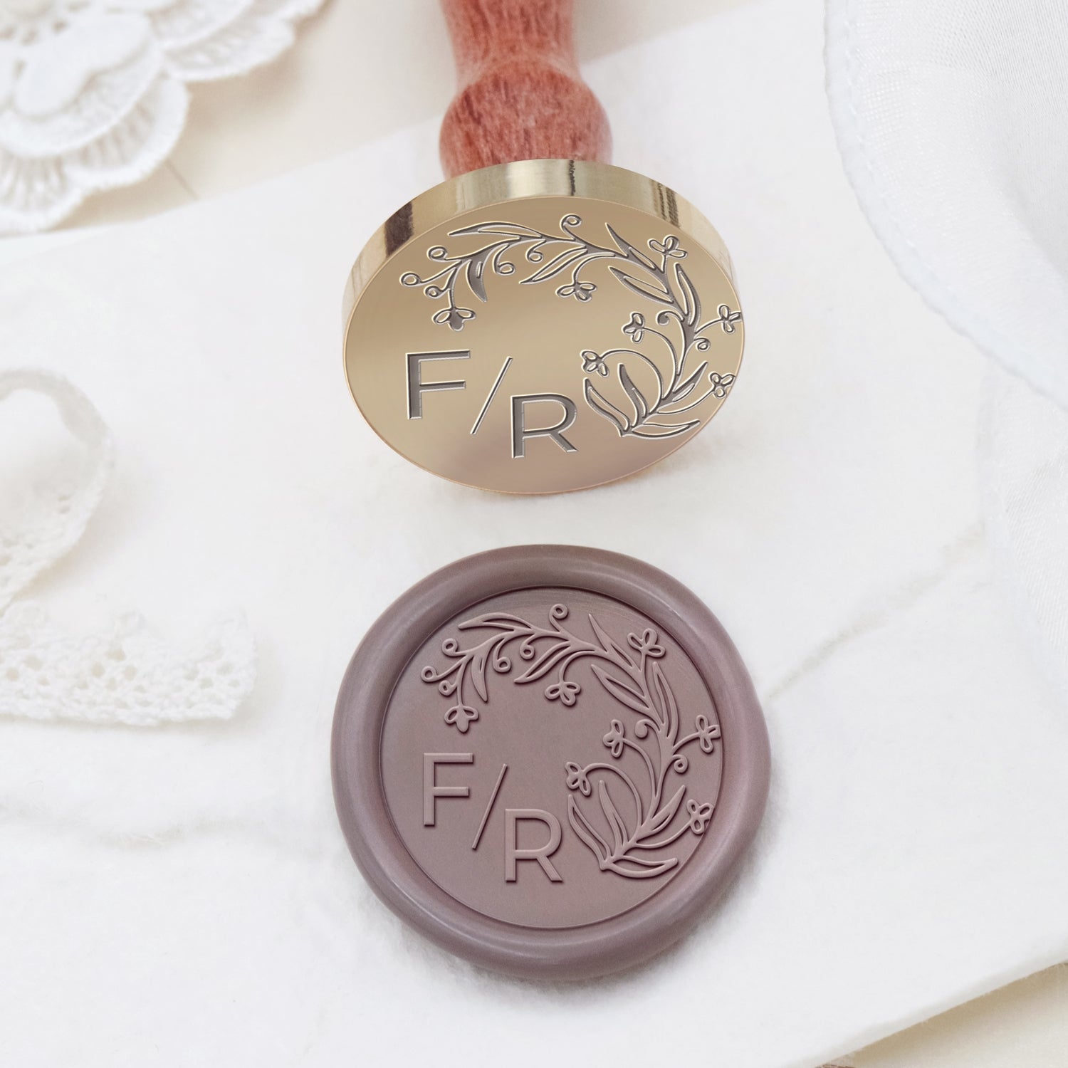 Carimbo de Sinete de Lacre com Monograma de Casamento Botânico Sem Bordas Personalizado - Estilo 8 2