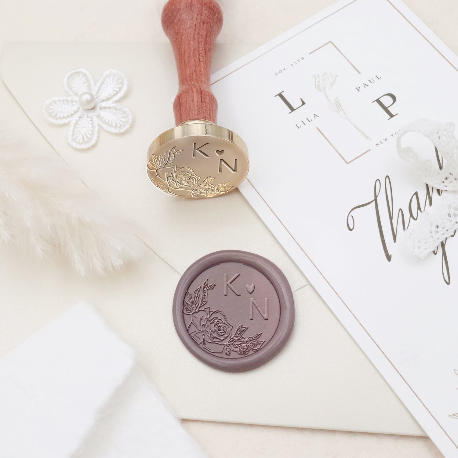 Carimbo de Lacre com Monograma de Casamento Botânico Sem Bordas Personalizado - Estilo 21 3