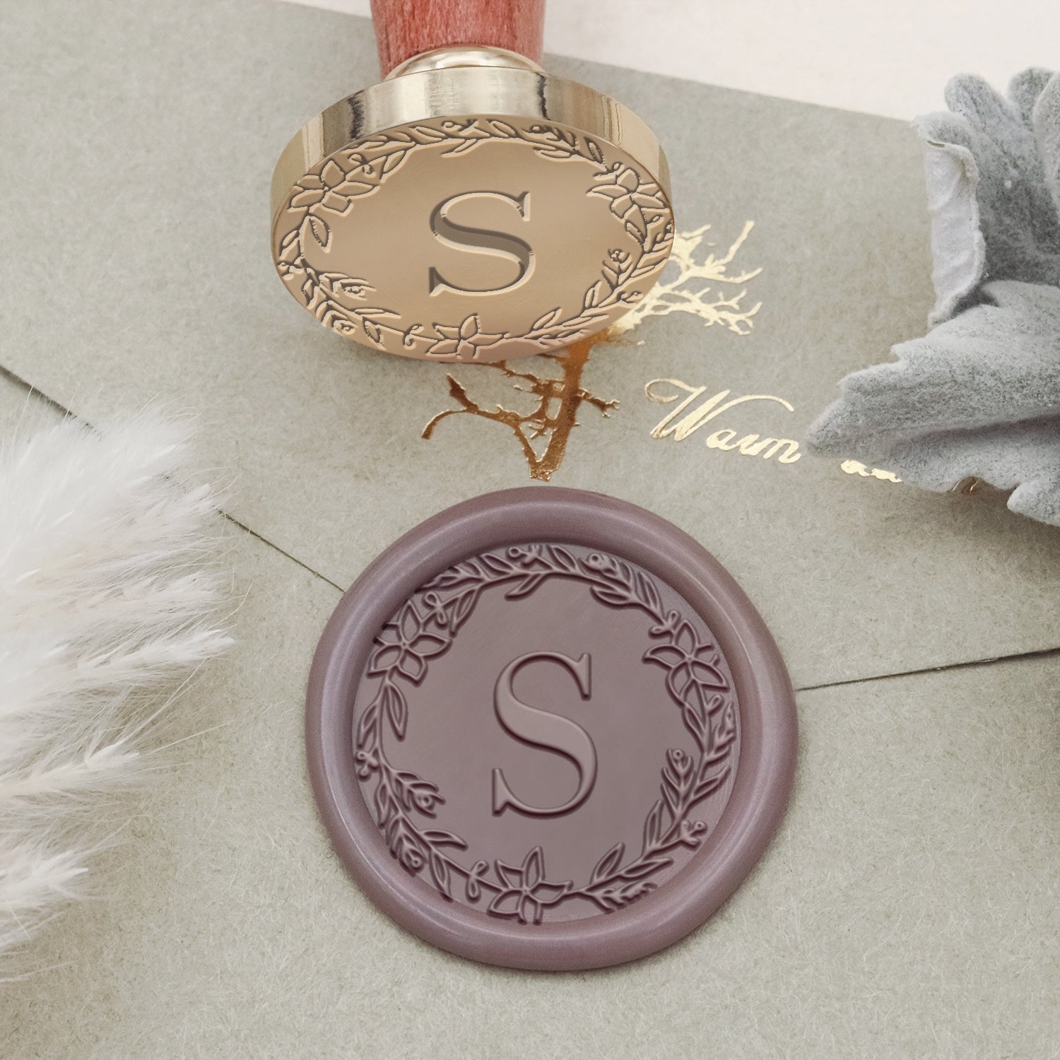 Carimbo de Sinete de Lacre com Inicial Única e Margem Botânica Personalizada (27 Designs)-copy 2