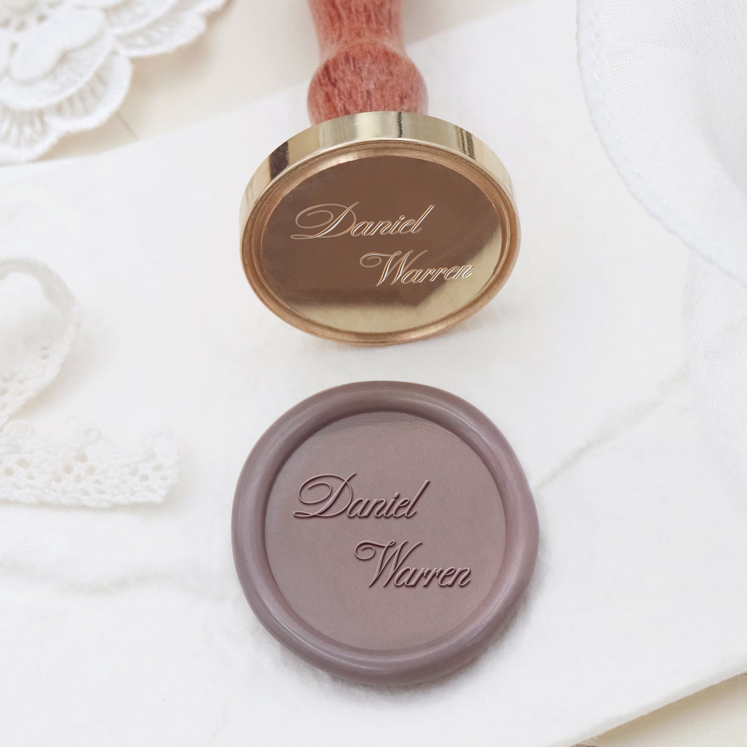 Carimbo de Sinete de Lacre Minimalista Personalizado para Nome de Casamento - Estilo 8 2